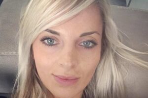 selfie madalina su instagram