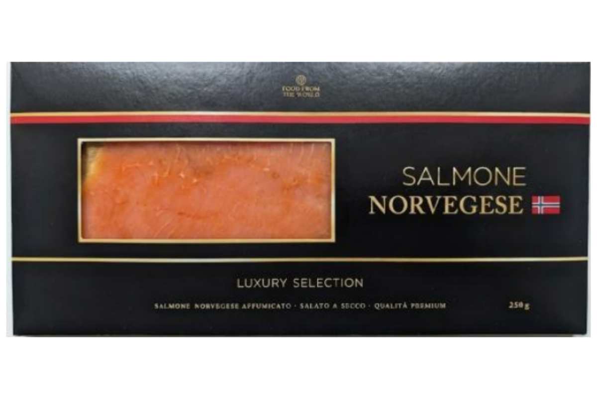 Salmone in confezione nera